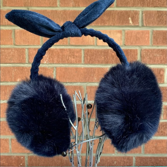 Accessories - NWOT Oversized Fluffy Earmuffs with headband style